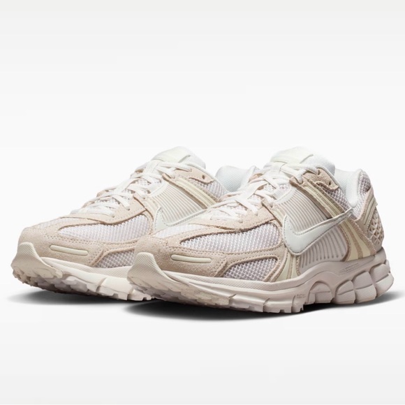 Nike Zoom Vomero 5 - Picture 2 of 4